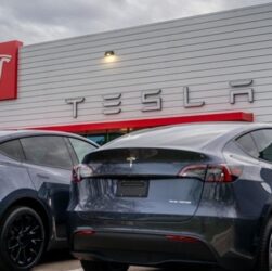 Авто новини - Tesla перестане продавати довічну підписку на автопілот FSD