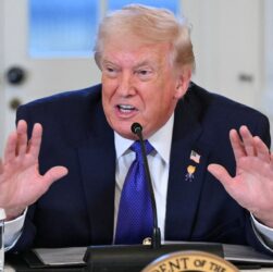 Новини світу - Трамп запропонував РФ і Китаю купувати нафту у США