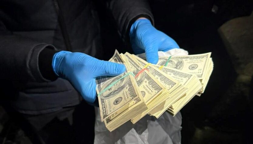 Новини Києва - У Києві шахрай вимагав $100 тисяч у посадовця ТЦК