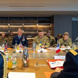 Новини світу - У Парижі обговорили гарантії безпеки для України