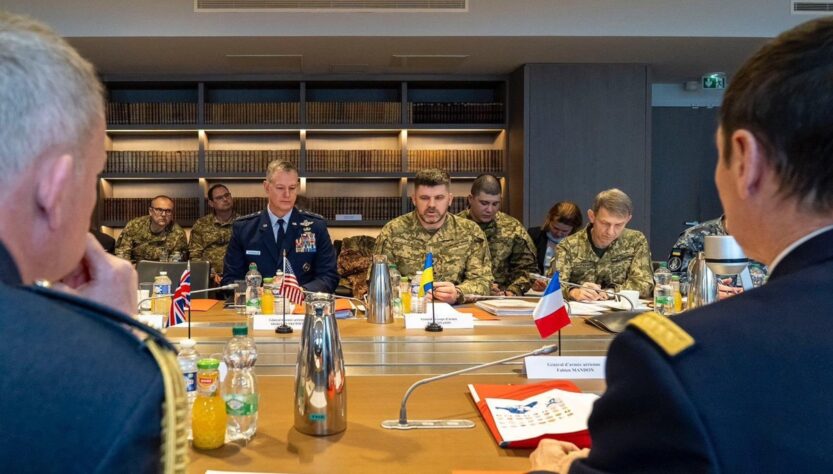 Новини світу - У Парижі обговорили гарантії безпеки для України