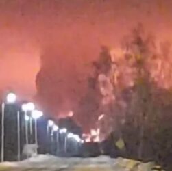 Новини світу - У РФ після атаки БПЛА палає нафтобаза