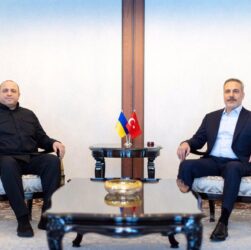 Новини світу - Умєров обговорив безпекову ситуацію з главою МЗС Туреччини