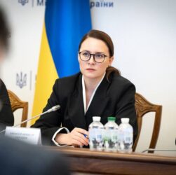 Новини України - Уряд пропонує перейти на дистанційне навчання і роботу через погоду