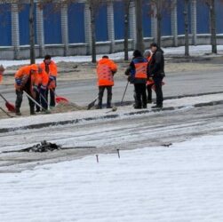 Новини України - В Дніпрі на дорогах 300 тонн олії через атаку РФ