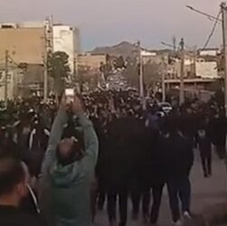 Новини світу - В Ірані протестувальники взяли під контроль два міста