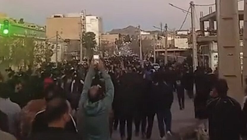 Новини світу - В Ірані протестувальники взяли під контроль два міста