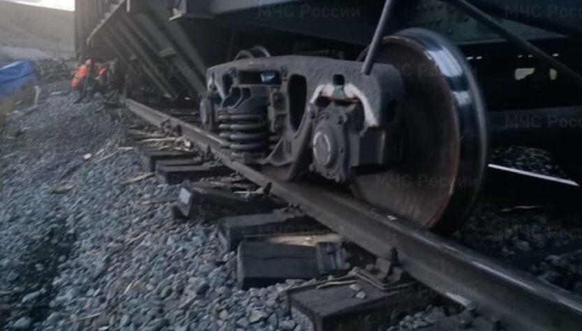 Новини світу - В Росії 35 вагонів зійшли з рейок