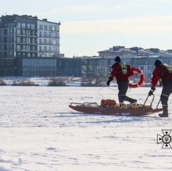 Новини України - В Україні за добу четверо людей провалились під лід і загинули