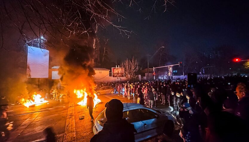 Новини світу - Влада Ірану вперше застосувала дрони проти протестувальників - ЗМІ