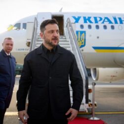 Новини України - Зеленський прибув з візитом у Париж